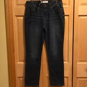 Signature by Levi Strauss Women's Dark Indigo Straight Leg Jeans